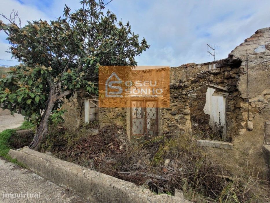 Casinha Térrea em Ruína com Terreno Urbano