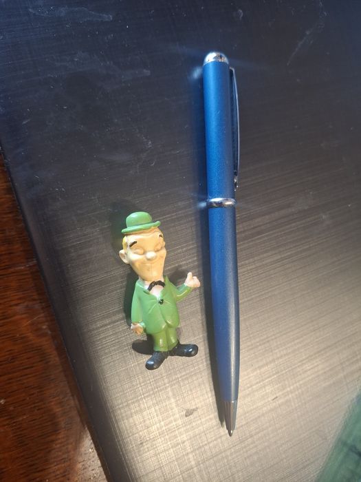 Boneco pvc bucha e estica