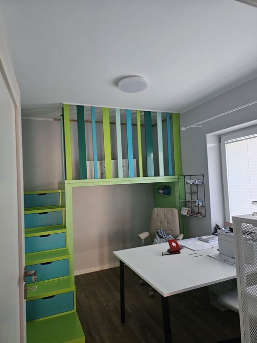 Antresola z szufladami