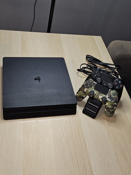 PlayStation 4 slim 1TB dwa pady Stacja Ładowania  PS4