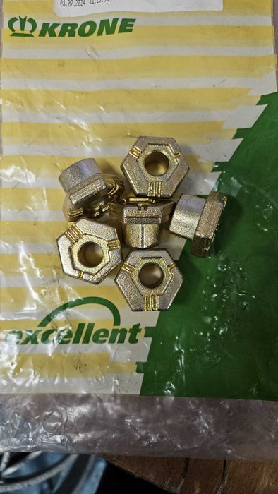 Mimośród Krone KW KWT Palca tulejka przetrząsacz karuzelowy mocowanie