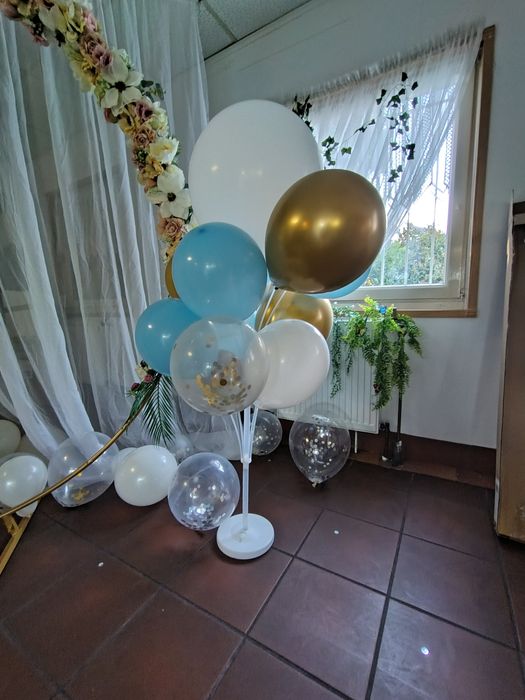 Dwa stojaki na balony