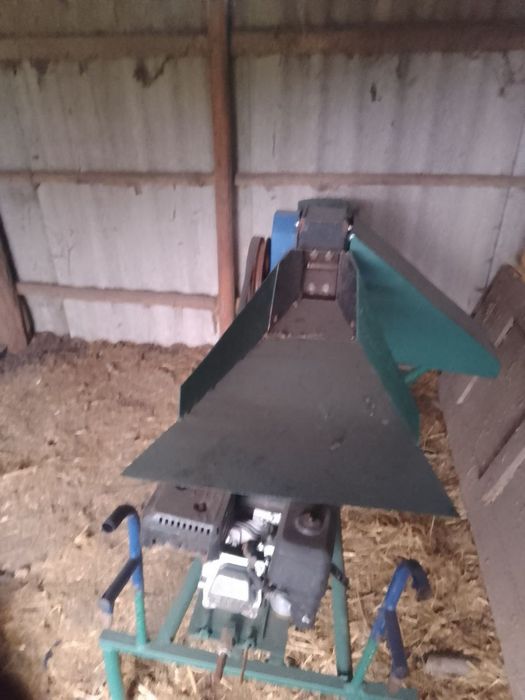 Продам гілкоруб з дровоколом.