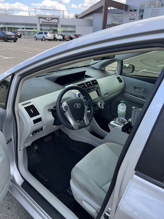 Аренда авто/такси TOYOTA PRIUS V ЗАХ В КОМФОРТ ГАЗ 6 л.расход