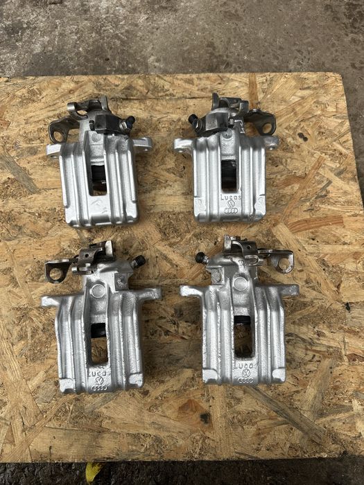 Супорт Зад Гольф4 Октавія Тур Ауді А-3 Бора Толедо Golf4 Bora Oktavia