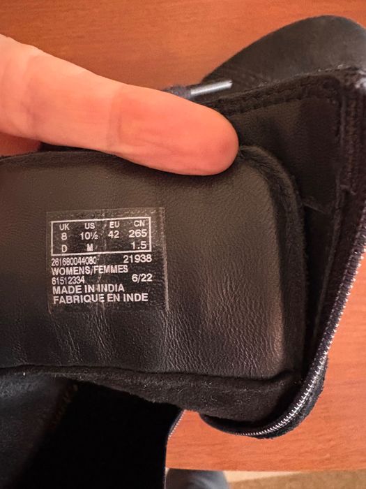 Нові жіночі замшеві черевики Clark's