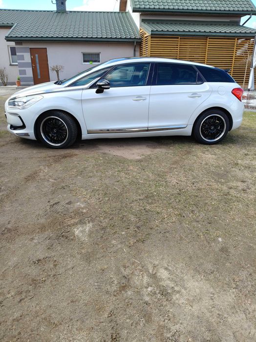 Sprzedam Citroena DS5 1.6 benzyna