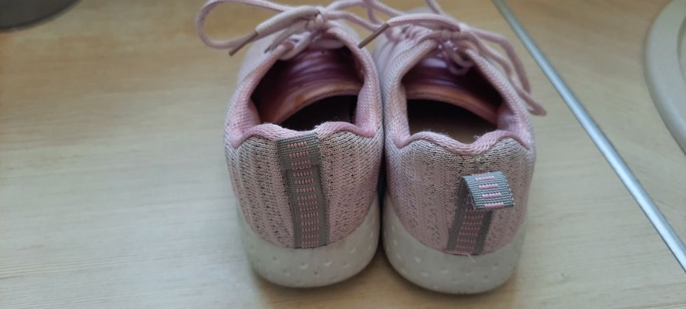 Dla dziecka dziewczynki  buty sportowe