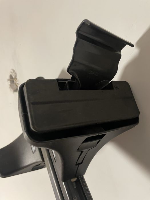 Bagażnik dachowy THULE – belki 135 cm – system na krawędź dachu