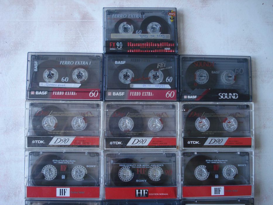 Набір фірмових аудіокасет (Maxell, TDK)