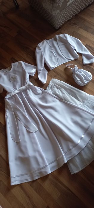 Sukienka komunijna  strój komunijny 146/152/158