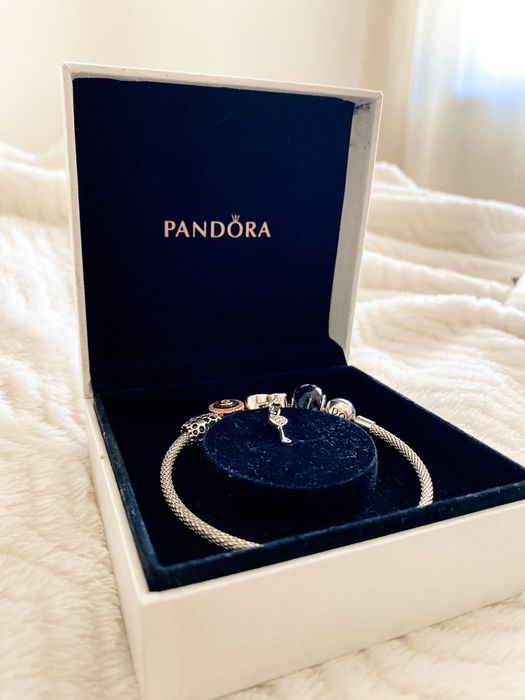 Pulseira PANDORA com contas