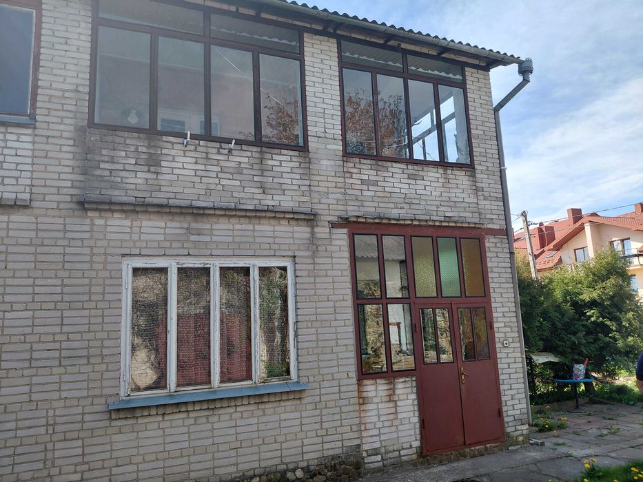 Продається великий будинок 170 кв.м в селі Вислобоки  - за 12 км від Львова