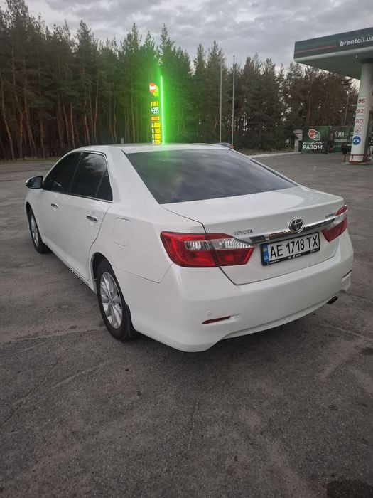 продам автомобиль toyota camry
