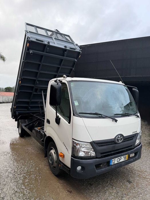 Carrinha toyota dyna tribasculante 7.5t