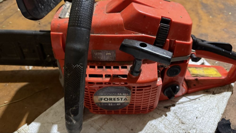 Продаю бензопилку FA 48S Foresta