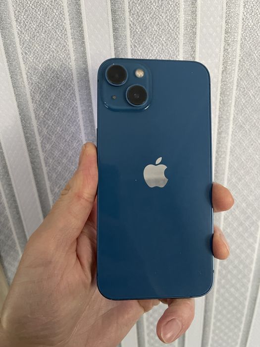 Apple iPhone 13 256 gb. Неверлок, акб 100%