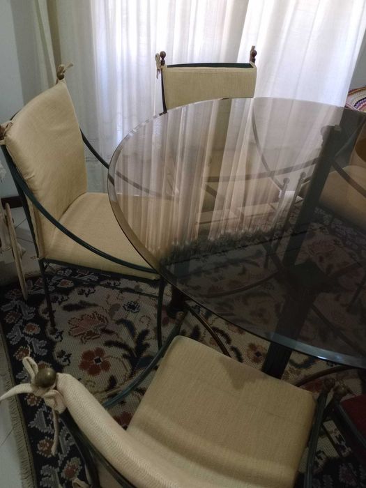 Mesa vidro com cadeiras