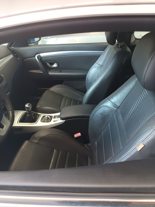 Renault Laguna Coupé – Elegância, conforto e exclusividade.