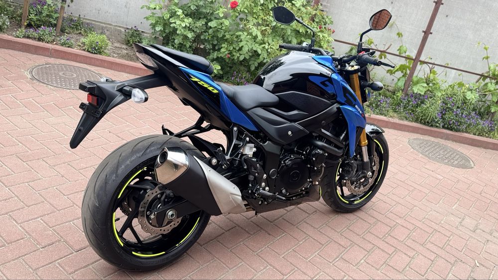 Suzuki GSX-S750 Сузуки 2021 рік