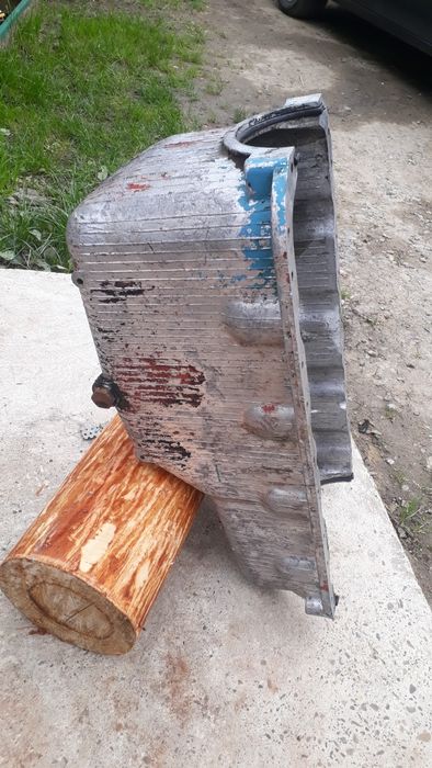 Картер двигуна д-240,243