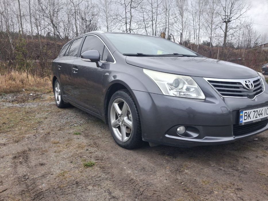 Продам тойота авенсіс