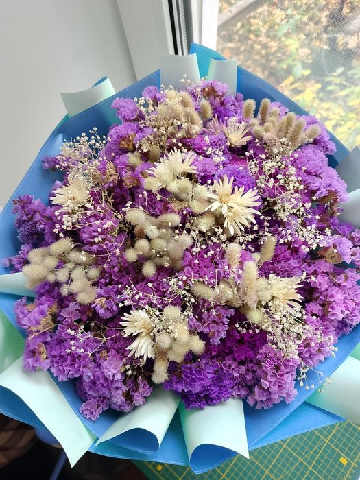 Букет квітів з кермеку