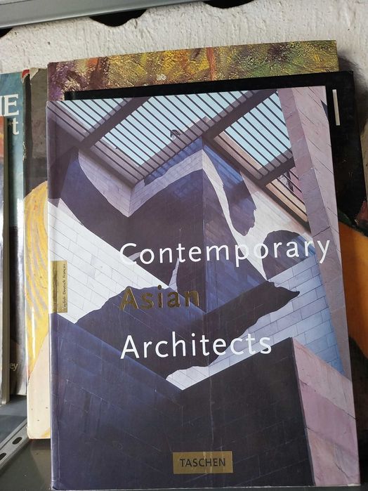 Livros Taschen e Hamlyn