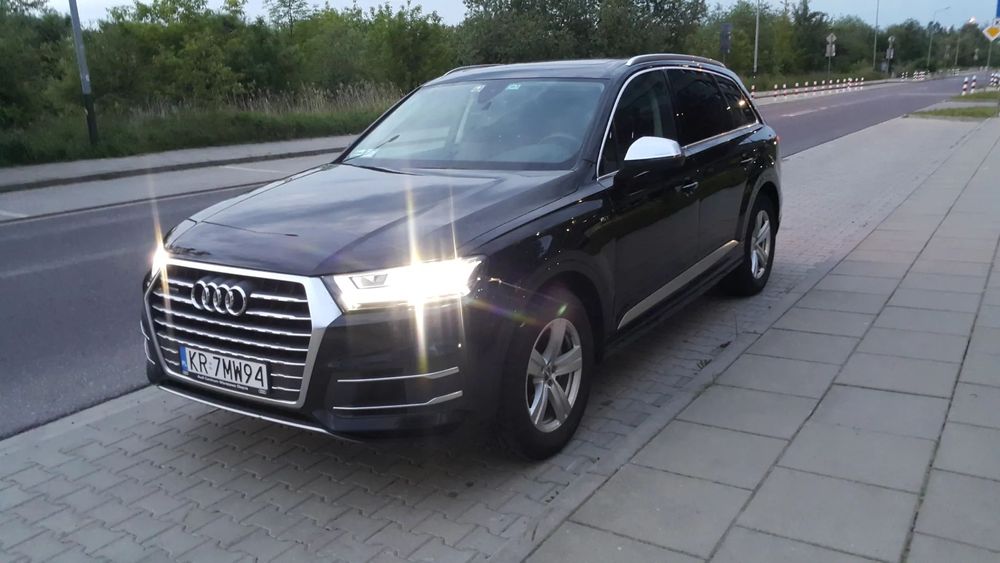 Audi Q7 Auto niemal jak nowe, pierwszy właściciel.