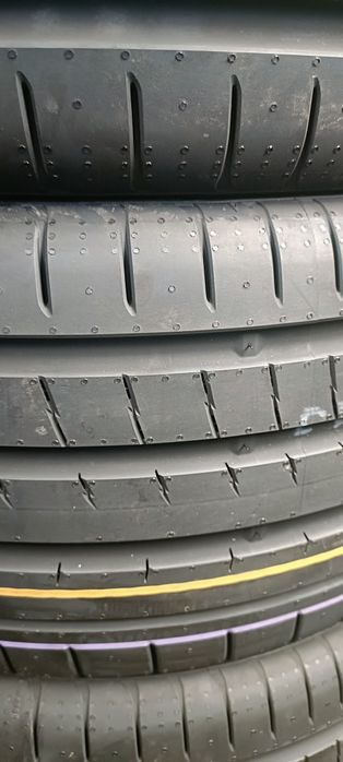 Pneus  275/40/18
