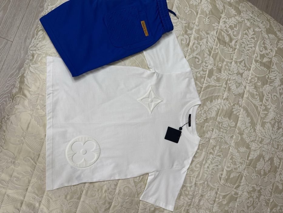 Класний костюм  Louis Vuitton