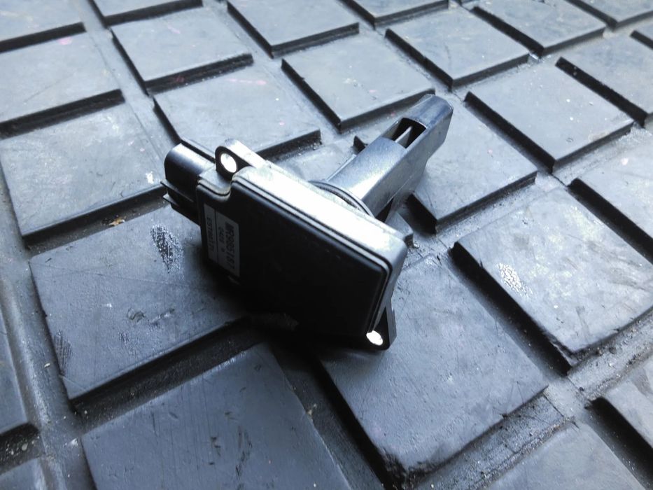 PRZEPŁYWOMIERZ MITSUBISHI OUTLANDER II MR985187