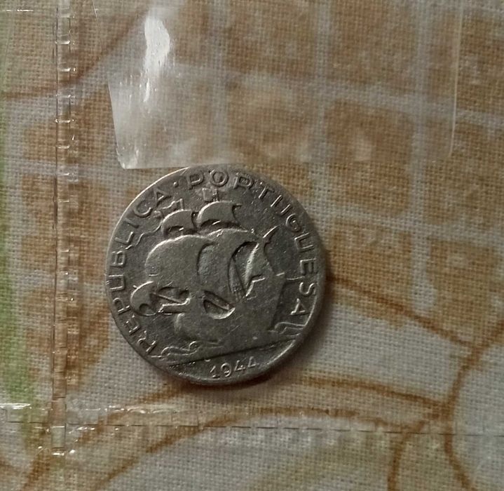 2,5$ Portugal 1944