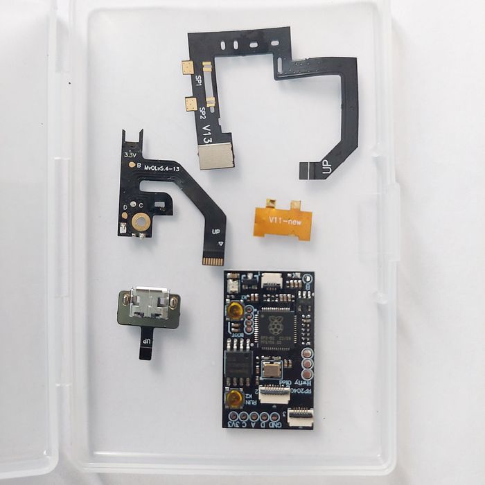 Modchip HWFLY RP2040 do modyfikacji konsoli Nintendo Switch