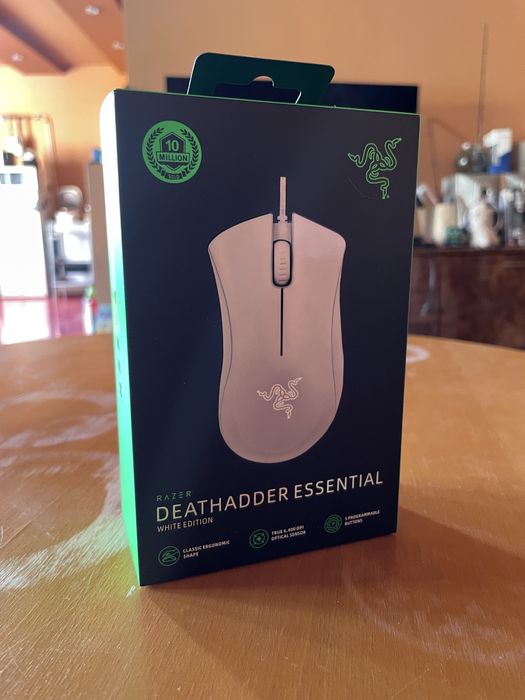 Миша Razer Deathadder Essential