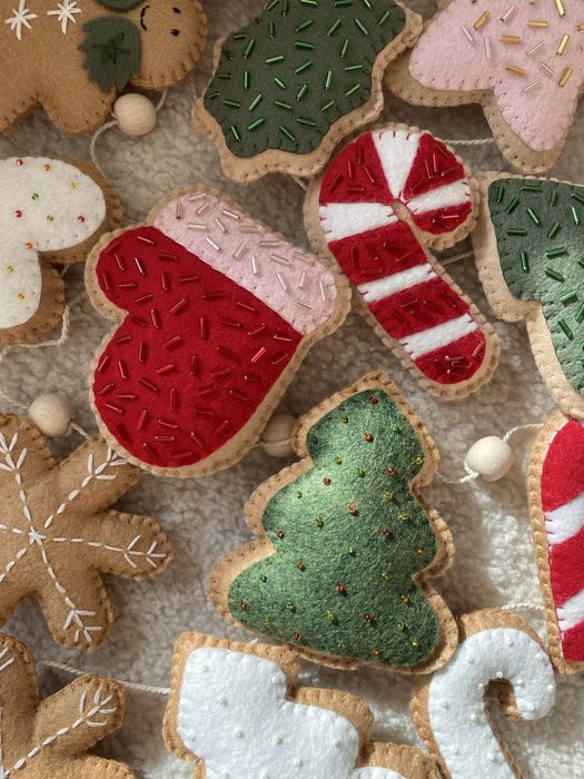 В’язані написи, декор