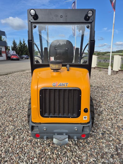 Ładowarka Giant G2500 przegubowa 4x4 udźwig 2200 kg finansowanie 0%