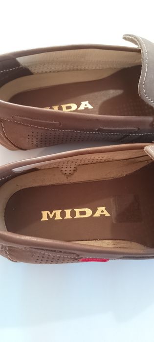 Продам нове шкіряне взуття