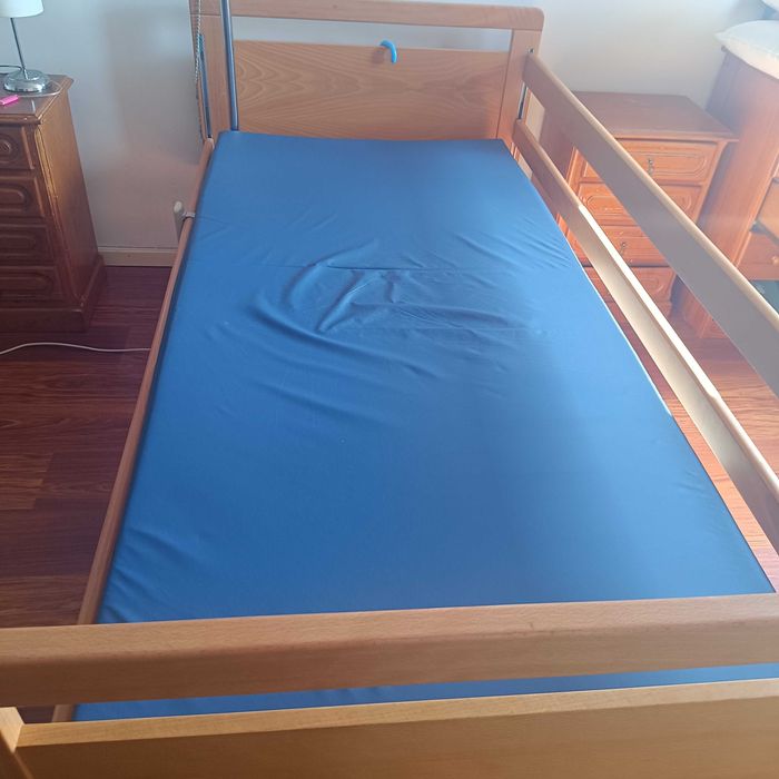 Cama articulada como nova