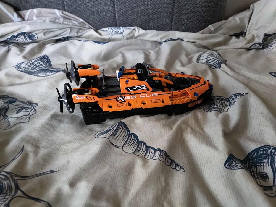 LEGO Technic 42120 Poduszkowiec ratowniczy