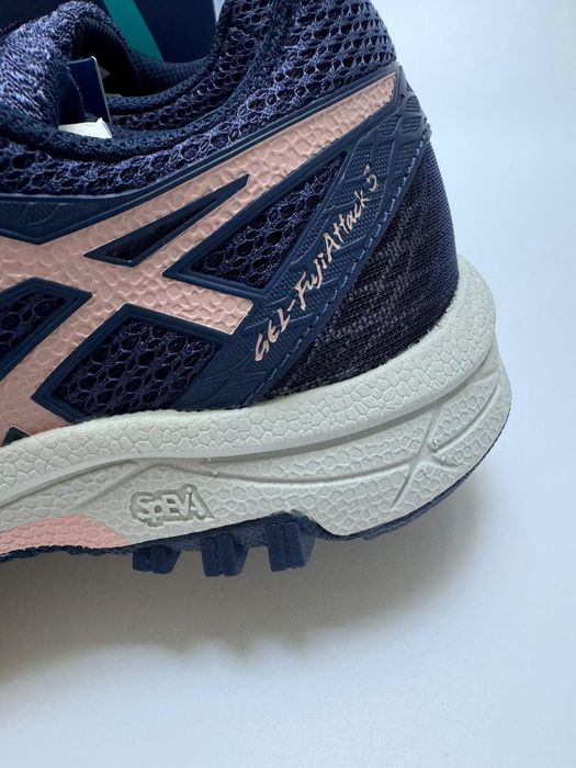 Nowe sneakersy sportowe ASICE granatowe 37