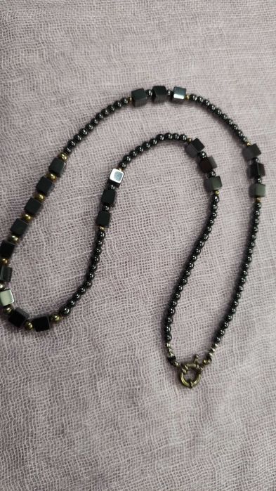 Бижутерия ( брошки , запонки, бусы)