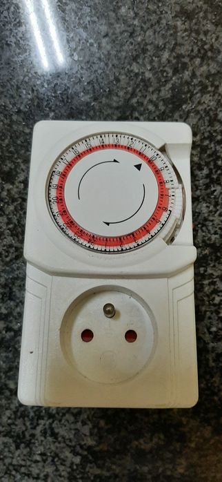 Dois temporizadores analógicos