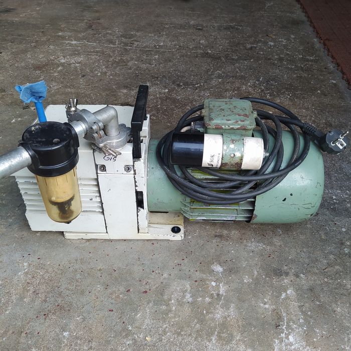 Pompa próżniowa LEYBOLD TRIVAC D4B