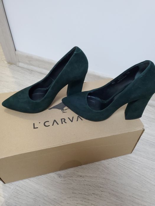 Продам замшевые туфли L Curvuri