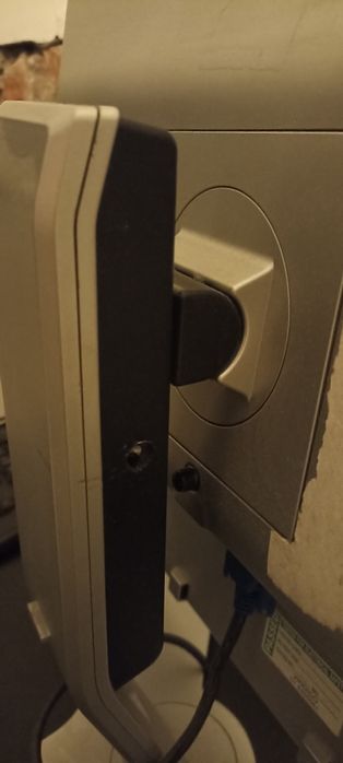 Monitor 24" Dell 2407WFPb– 1920×1200