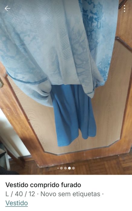 Vestido comprido em azul