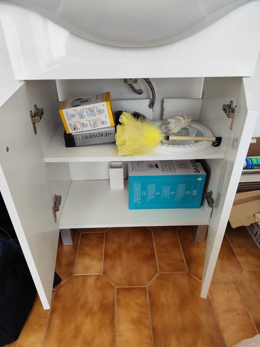 Móvel com lavatório