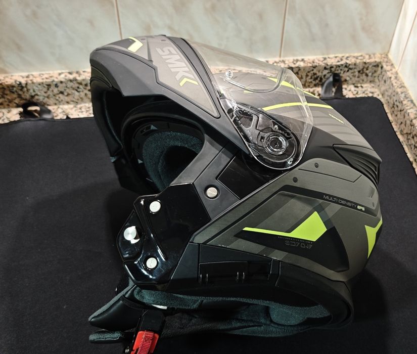 Capacete modular SMK Tekker tamanho XL em excelente estado