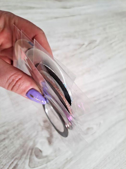 Ozdobne tasiemki do paznokci